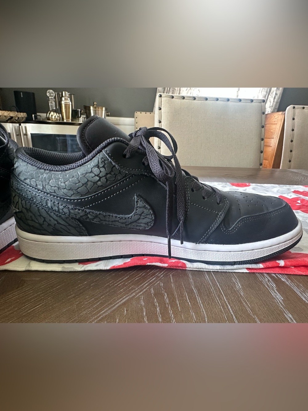 Jordan Low-Top Sneakers in Dark Gray and White - Picture 5 of 9